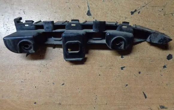 Volkswagen PASSAT B7 Front bumper mounting bracket 3AA807184