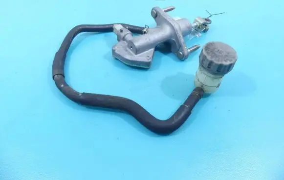 Clutch slave cylinder
