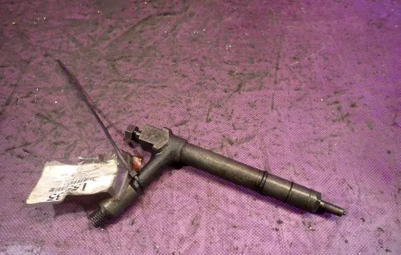 Opel Astra G Fuel injector 