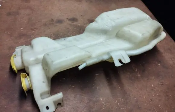 Dodge Durango II Windshield washer fluid reservoir/tank 55077463AD