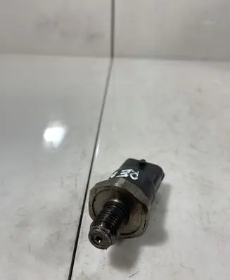 Fuel pressure sensor