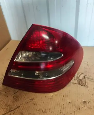 Mercedes-Benz E W211 Rear/tail lights A2118200464 334008