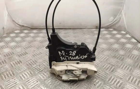 Mitsubishi Outlander Front door lock