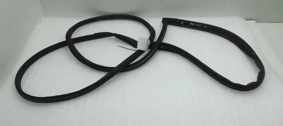 Nissan Pulsar Rubber seal front door (on door) 808303ZL0A