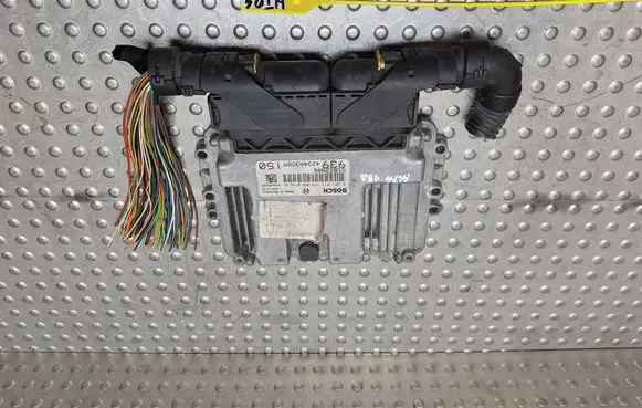 Alfa Romeo 159 Engine control unit/module ECU 0281013138 51812906