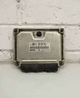 Volkswagen Golf IV Engine control unit/module 036906032L 26SA7572 0261207189