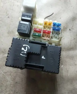 Ford Galaxy Fuse module 0157101