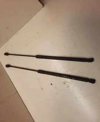 Mazda 3 I Tailgate strut 