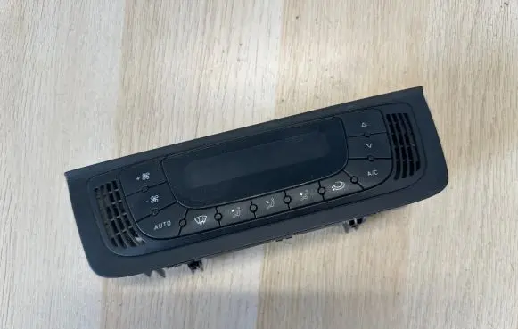 Seat Ibiza IV (6J,6P) Climate control unit 6J0820043E