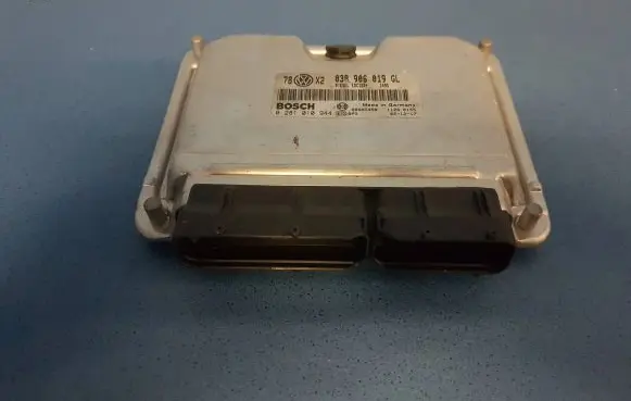 Volkswagen PASSAT B5 Engine control unit/module 038906019GL 28SA5458 0281010944