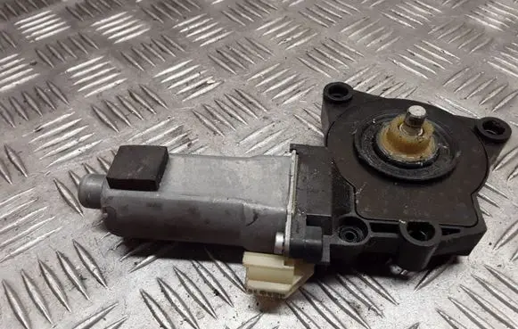 KIA Carens II Rear door window regulator motor F00S1A3295