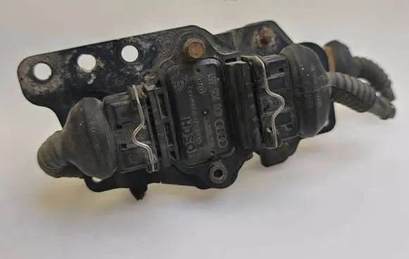 Audi A4 S4 B5 8D Ignition amplifier control unit 0227100211 4A0906102A 4D0905357