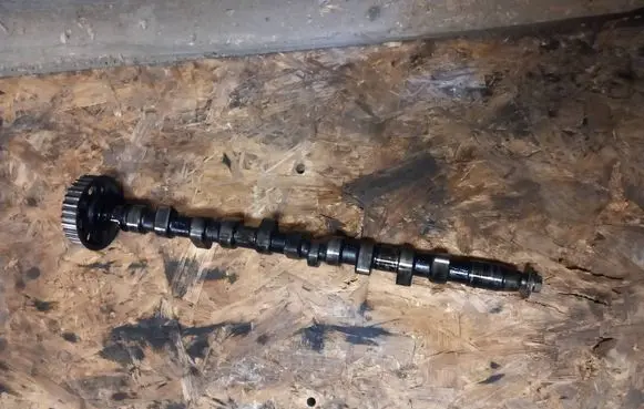 Audi A6 S6 C4 4A Camshaft 046101K