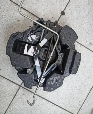 Subaru Forester SJ Lift Jack 