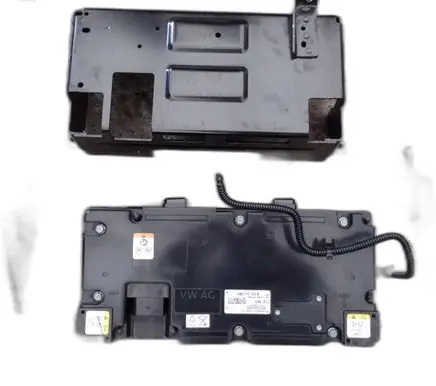 Audi Q7 4M Battery box tray 