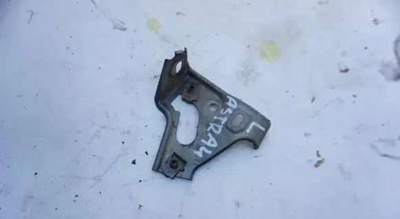 Opel Astra J Fender mounting bracket