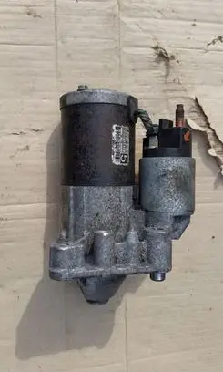 Peugeot 208 Starter motor 980166778000