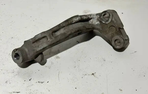 Citroen C5 Aircross Engine mounting bracket