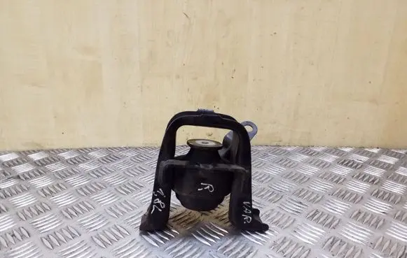 Engine mount bracket