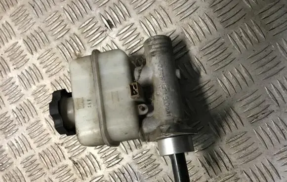 Hyundai Terracan Master brake cylinder