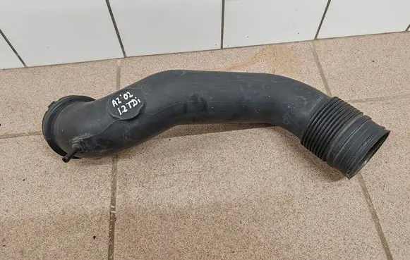 Air intake hose/pipe
