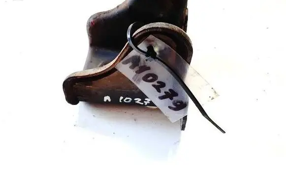 Suzuki Swift I Engine mounting bracket