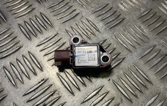 Volvo V50 Airbag deployment crash/impact sensor 8840A6 30737138 MRSA5
