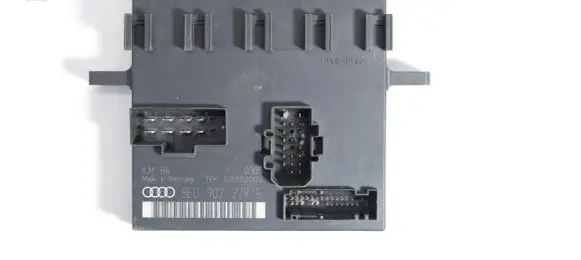 Audi A4 S4 B7 8E 8H Comfort/convenience module 8E0907279E