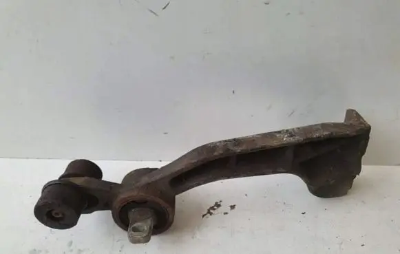 Mercedes-Benz Vito Viano W639 Rear differential/diff mount bracket a6393530695