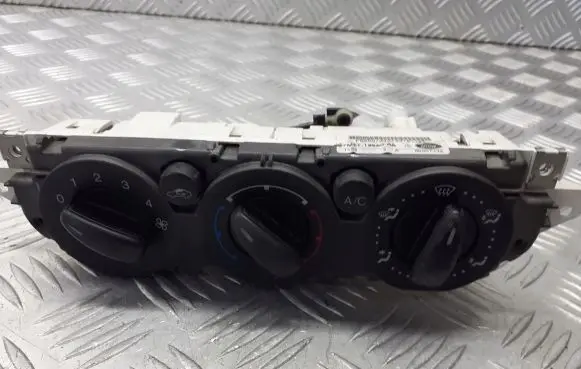 Ford Focus Interior fan control switch 4M5T-19980-AA