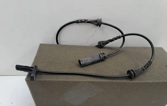 BMW X5 G05 ABS brake wheel speed sensor 6895655
