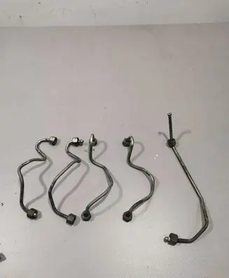 Volvo V50 Fuel injector supply line/pipe 