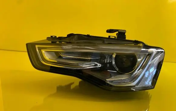 Audi A5 8T 8F Headlight/headlamp 8T09410031
