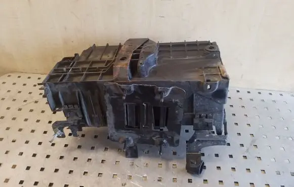 Battery box tray
