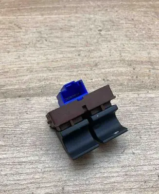 Volkswagen PASSAT CC Fuel tank opening switch 3C0959903B 007901S