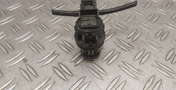 Toyota RAV 4 (XA40) Windscreen/windshield washer pump 8533042010