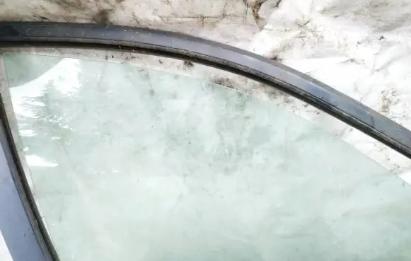 Volvo S40, V40 Front door window glass four-door