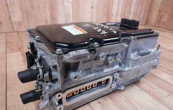 Toyota RAV 4 (XA50) Voltage converter inverter G92A042060