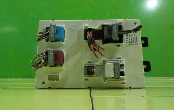 Mercedes-Benz Vito Viano W447 Central body control module A4479009509 XP206