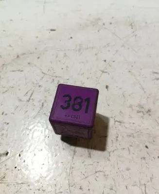 Audi A4 S4 B5 8D Other relay 431951253G