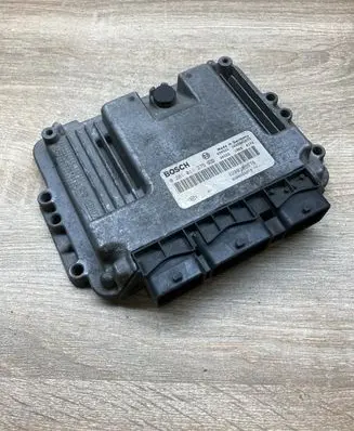 Renault Megane II Engine control unit/module ECU 8200305678 8200269879 0281011275