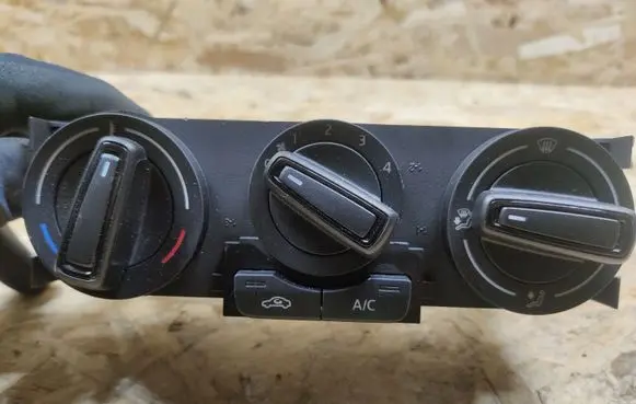 Seat Ibiza IV (6J,6P) Climate control unit 6P0820045E
