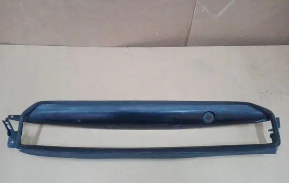 Tesla Model S Intercooler air guide/duct channel 105784700D