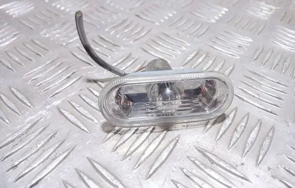 Volkswagen PASSAT B5.5 Front fender indicator light 1J0949117