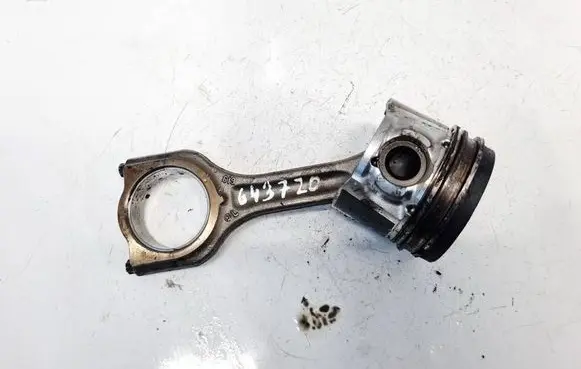 Peugeot 308 Piston with connecting rod