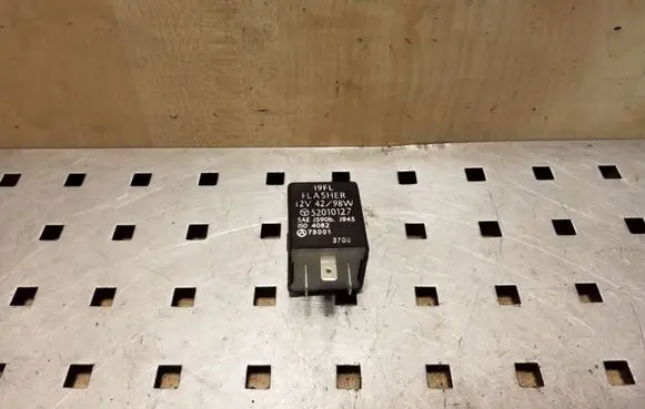 Opel Frontera B Glow plug pre-heat relay 52010127
