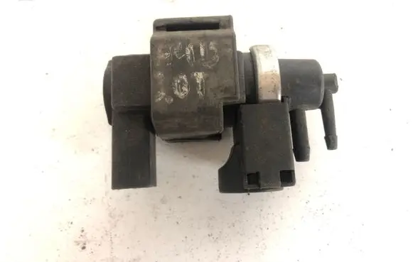 Audi A4 S4 B7 8E 8H Vacuum valve 059906629A