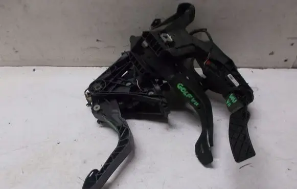 Volkswagen Golf VII Clutch pedal 656232