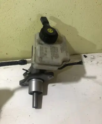 Skoda Superb B6 (3T) Master brake cylinder 1K0945459A 1K0955459A