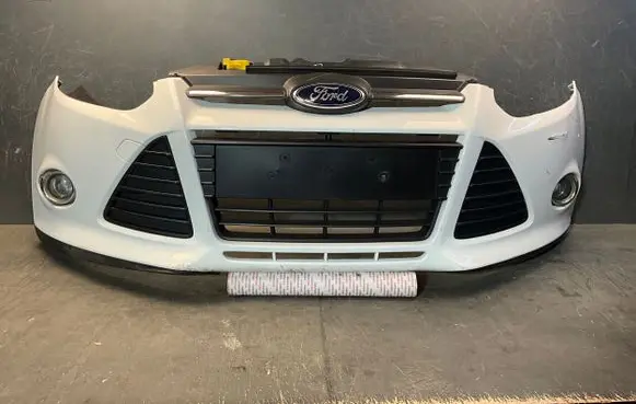 Ford Focus Front bumper BM5117757A BM5117E778AH